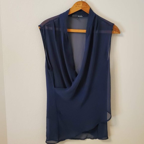 Ro & De Tops - Ro & De sheer faux wrap sleeveless blouse Sz M EUC